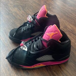 Air Jordan 5 retro Kids Sneakers - Black and Pink